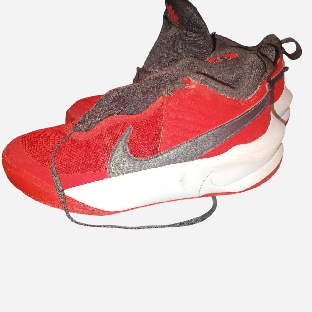 Nike hustle shoes